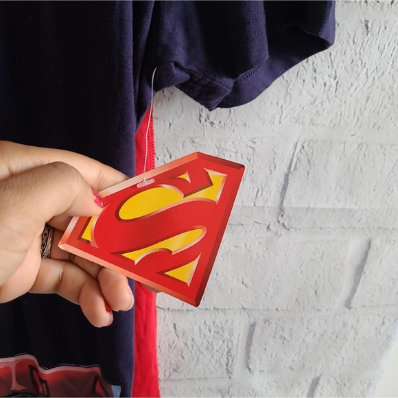 Superman Character Costume Graphic Tee With Attached Cape SZ M NWT - Picture 5 of 9